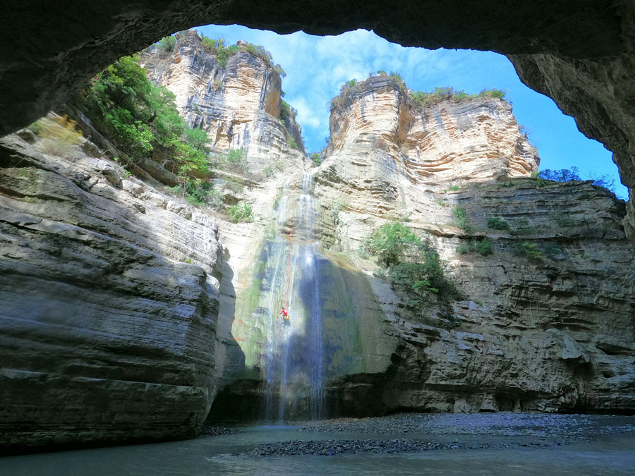 blezencke canyon waterfall of love shqiperia albania albanie