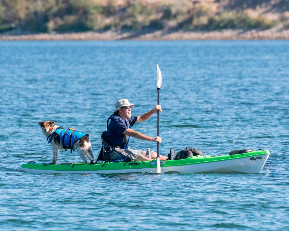 alquiler kayak con perro la Llosa del Cavall pantano Sant Llorenç de Morunys Lleida Barcelona