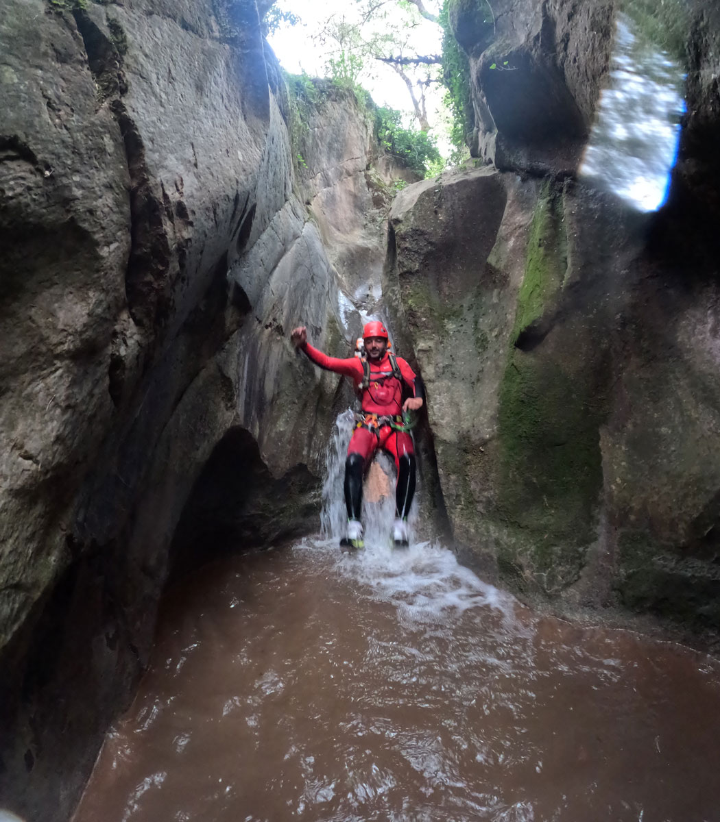 descens del barranc o torrent de Pardinella Guardiola de Berguedà Barcelona Catalunya