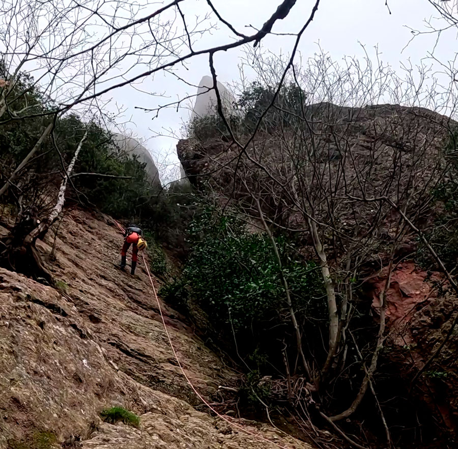 descens canal melindro canal de les aligues montserrat el bruc barcelona catalunya