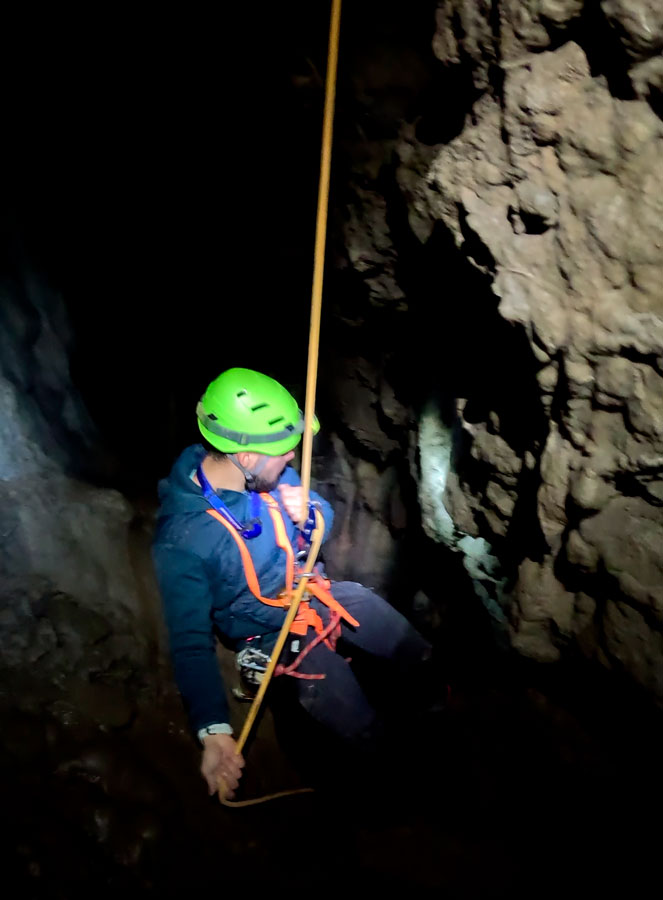avenc tinc-ca-tinc Altron Sort Pallars Sobirà Lleida Catalunya iniciació espeleologia